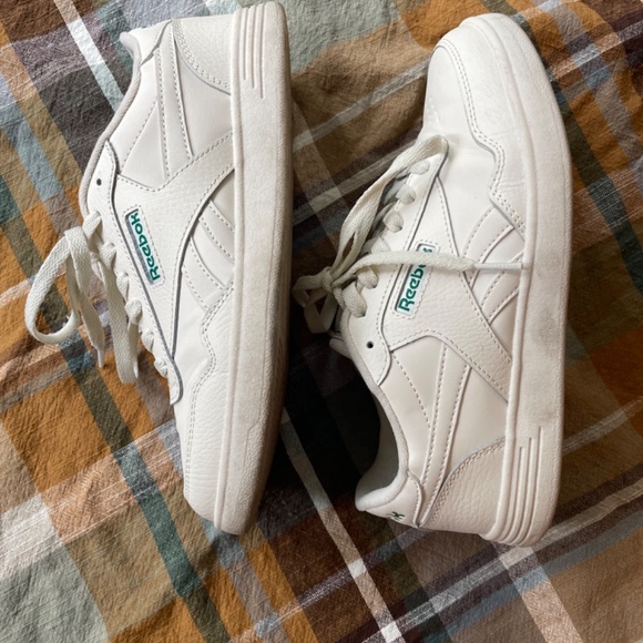 Reebok (7.5 US) Women's Club Memt Sneakers - Picture 10 of 13